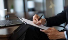 Certains départements ont refusé la hausse des droits de mutation à titre onéreux. Cette hausse concerne les acquéreurs immobiliers, sauf les primo-accédants et les acheteurs de biens neufs.