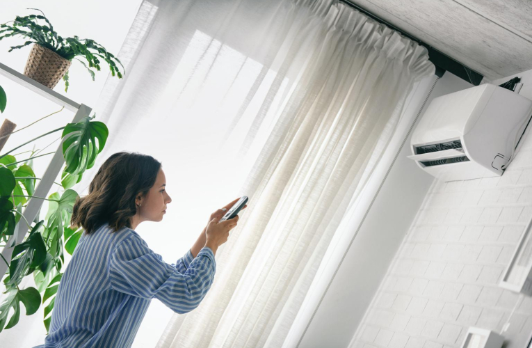 Acheter un climatiseur hors saison permet de faire des économies et de profiter de modèles plus performants. ( crédit photo : Getty Images )