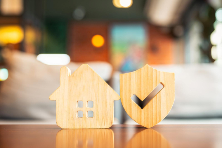 Pannes à répétition, recours limité : quand la pompe à chaleur échappe à la garantie décennale, les propriétaires doivent se tourner vers le contrat… et redoubler de vigilance. (Crédit photo : Shutterstock)