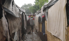 Haïti: un camp des déplacés inondé après le passage de l'ouragan Melissa