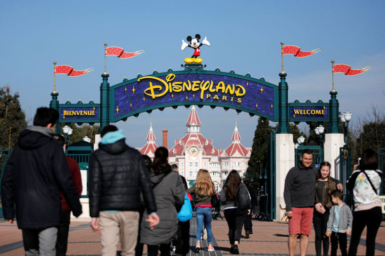 EURO DISNEY: PRIX DE VENTE JUGÉ INÉQUITABLE POUR LES MINORITAIRES
