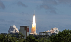 Une fusée Ariane 6 décolle de Kourou, le 17 juin 2026 ( AFP / RONAN LIETAR )