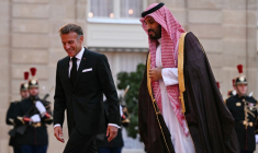 Emmanuel Macron et Mohammed ben Salmane, le 24 août 2026, à Paris ( AFP / LOU BENOIST )