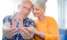 Le logement des seniors est un sujet central pour les années à venir (Crédits photo : Adobe Stock -  )