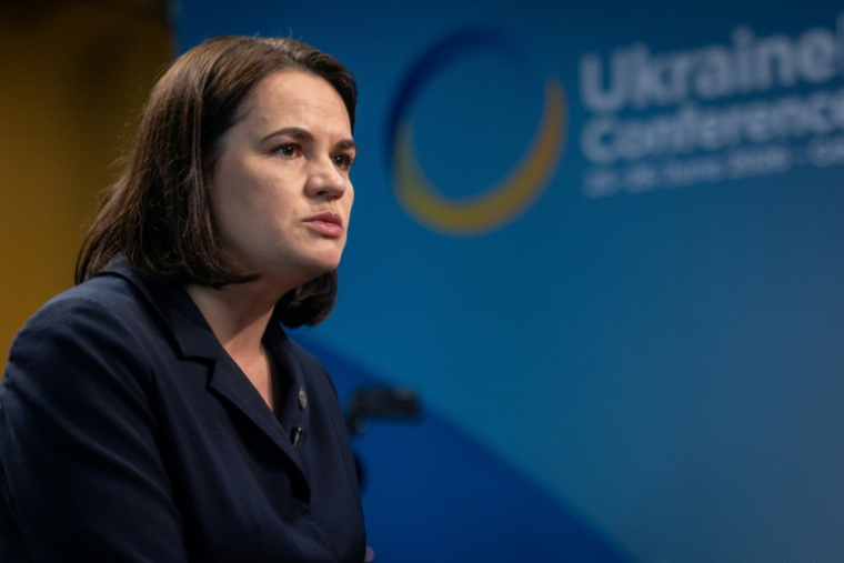 L'opposante bélarusse en exil Svetlana Tikhanovskaïa lors d'une interview avec l'AFP, le 25 juin 2026 à Gdansk, en Pologne ( AFP / Wojtek RADWANSKI )