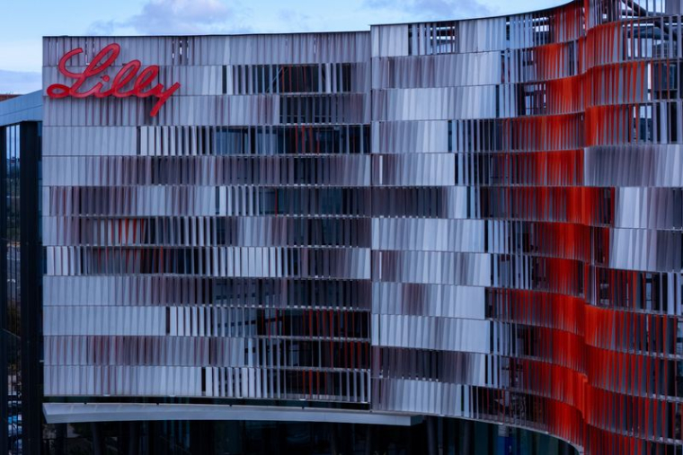 La société Eli Lilly atteint une capitalisation boursière de 1 000 milliards de dollars.