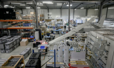 Une zone de production du constructeur de drones militaires Delair à Labège, près de Toulouse, dans le sud-ouest de la France, le 11 avril 2025 ( AFP / Ed JONES )