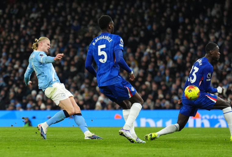 Chelsea rattrape Manchester City sur le gong