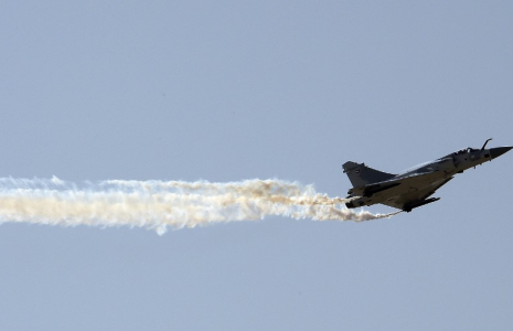 Un Mirage 2000 lors d'une démonstration aérienne, aux Emirats arabes unis, en 2018 (illustration) ( AFP / STR )