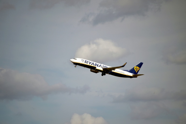 Un Boeing 737 NG / Max de la compagnie low cost irlandaise Ryanair après son décollage de l'aéroport de Toulouse-Blagnac, le 27 septembre 2019 ( AFP / PASCAL PAVANI )