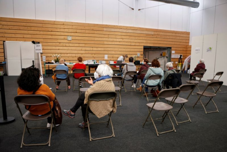 COMBATTANTS DE PREMIÈRE LIGNE, LE PERSONNEL DES EHPAD BROUILLÉ AVEC LE VACCIN