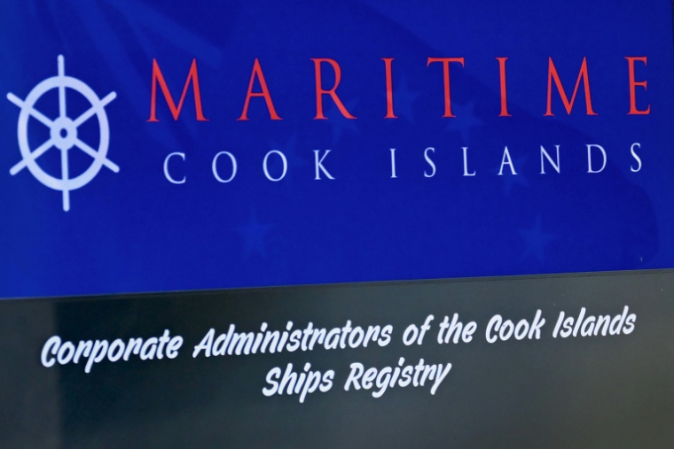 L'enseigne de l'entreprise  Maritime Cook Islands, à Avarua dans la capitale des Îles Cook, le 15 juin 2025 ( AFP / William WEST )