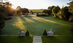 Menez la vie de château dans le vignoble bordelais (Crédits photo : Shutterstock)