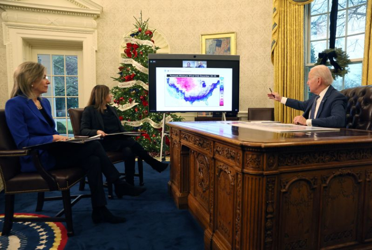 Le président Joe Biden reçoit un briefing sur la prochaine tempête hivernale des Etats-Unis