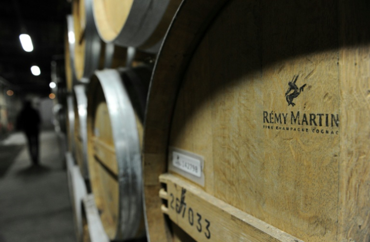Des fûts de cognac Rémy Martin, marque appartenant à Rémy Cointreau, dans une cave à Cognac, le 10 avril 2014 ( AFP / MEHDI FEDOUACH )