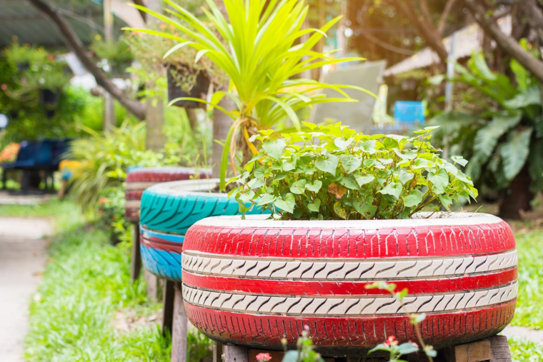 L’upcycling, ou comment réaliser une déco originale et écologique en donnant une seconde vie aux objets et matériaux du quotidien crédit photo : Shutterstock
