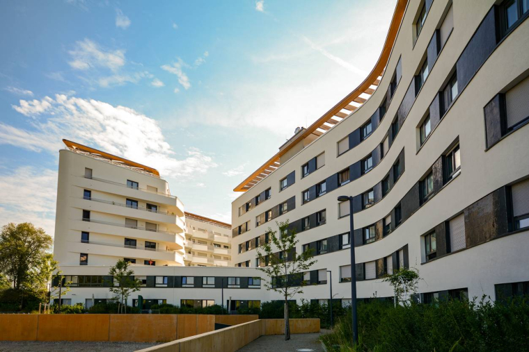 Qu'est-ce que le logement intermédiaire, alternative au logement social et au parc privé ? / iStock-ah_fotobox