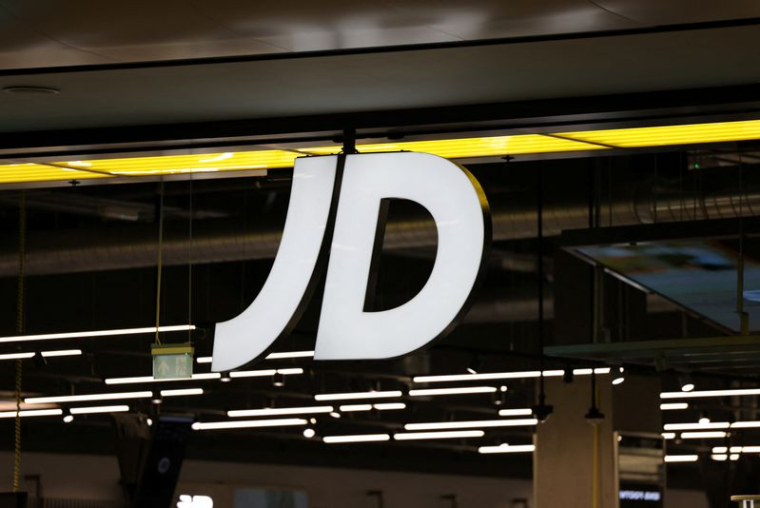 Un logo du magasin JD Sports à Westfield Stratford City à Londres