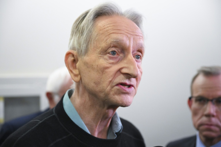 Le pionnier de l'IA Geoffrey Hinton le 16 septembre 2026 à Washington ( GETTY IMAGES NORTH AMERICA / ROBERTO SCHMIDT )