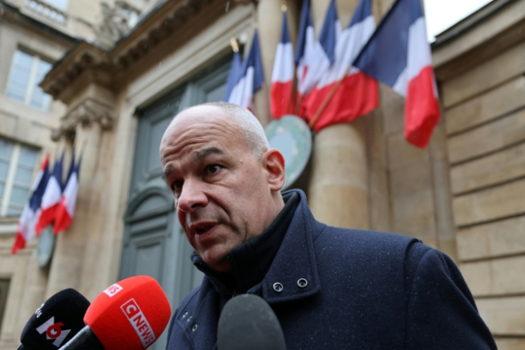 Le président de la FNSEA Arnaud Rousseau devant l'Assemlblée nationale à Paris le 8 janvier 2026 ( AFP / Ludovic MARIN )