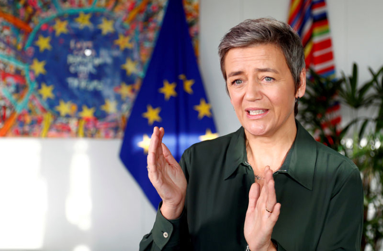 VESTAGER S'EXPRIMERA VERS 10H45 GMT SUR DEUX PROJETS DE FUSION