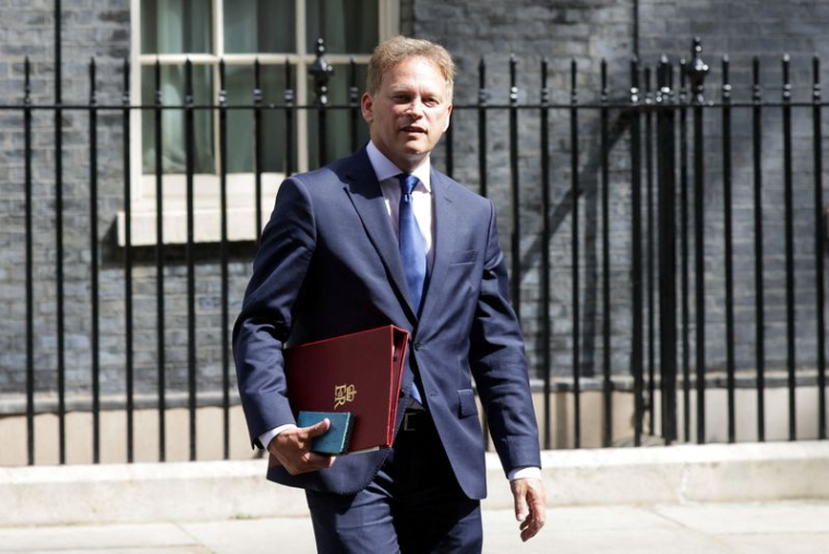 Le ministre britannique de l'Energie Grant Shapps à Downing Street à Londres.