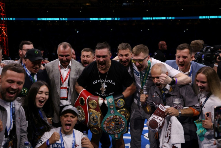 L'Ukrainien Oleksandr Usyk après sa victoire par KO sur le Britannique Daniel Dubois pour le titre unifié des lourds à Wembley le 19 juillet 2025 ( AFP / Adrian Dennis )