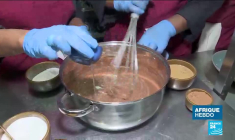 Emission spéciale culinaire : Préparation d'un repas de fêtes à l'African Lounge