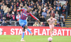 Jean-Philippe Mateta a pu s'expliquer avec Wilfried Zaha