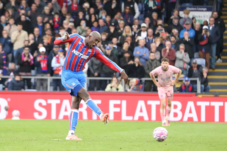 Jean-Philippe Mateta a pu s'expliquer avec Wilfried Zaha