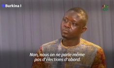 Il faut que les Burkinabè "oublient" la démocratie, affirme le chef de la junte