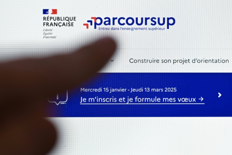 La phase d'admission complémentaire de Parcoursup débute mercredi 11 juin à 14H00 et durera jusqu'au 11 septembre - en photo, une page du site web de la plateforme le 15 janvier 2025 ( AFP / Anna KURTH )