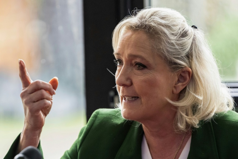 Marine Le Pen,  présidente du groupe parlementaire du RN, le 17 janvier 2026 à Marseille ( AFP / MIGUEL MEDINA )