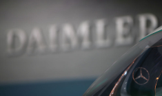 LE BÉNÉFICE DE DAIMLER EN HAUSSE, PORTÉ PAR LES VENTES DE MERCEDES