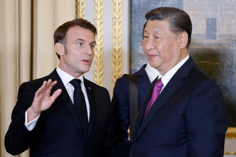 Emmanuel Macron et Xi Jinping à Paris, le 6 mai 2024. ( POOL / LUDOVIC MARIN )
