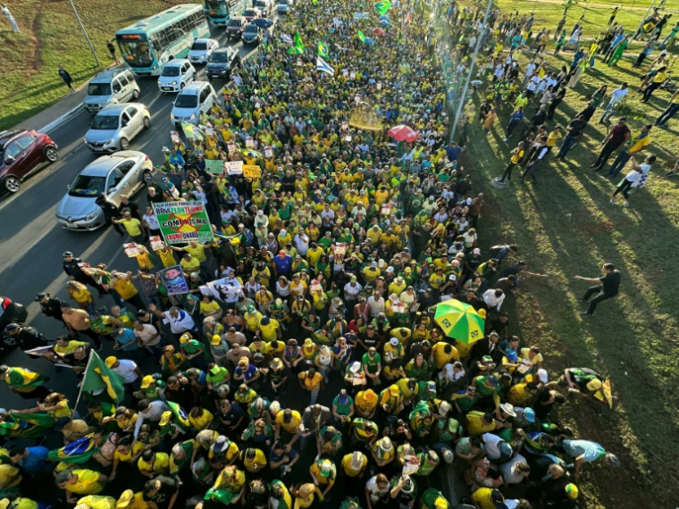 Manifestation de partisans de l'ex-président brésilien Jair Bolsonaro, le 7 mai 2025 à Brasilia ( AFP / SERGIO LIMA )