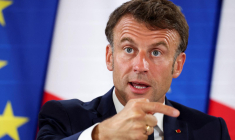 Emmanuel Macron à Paris le 19 juin.  ( POOL / STEPHANIE LECOCQ )