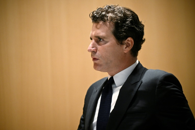 Jérémie Assous au tribunal de Paris le 13 mai 2025 ( AFP / JULIEN DE ROSA )