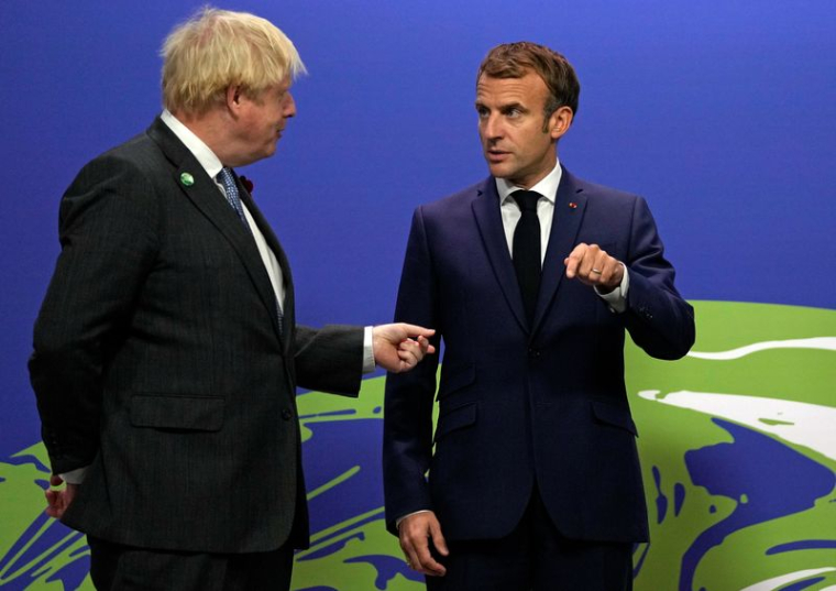 JOHNSON APPELLE À LA PRUDENCE VIS-À-VIS DE LA RUSSIE LORS D'UN ENTRETIEN AVEC MACRON