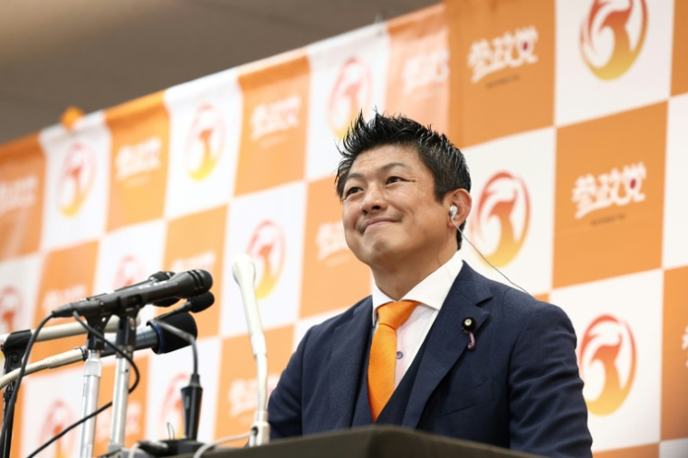 Le chef du parti d'extrême droite Sanseito pendant la soirée électorale, le 20 juillet 2025 ( JIJI Press / STR )