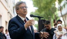 Le fondateur de LFI Jean-Luc Mélenchon s'exprime en public, le 7 mai 2026 à Marseille (Bouches-du-Rhône) ( AFP / MIGUEL MEDINA )
