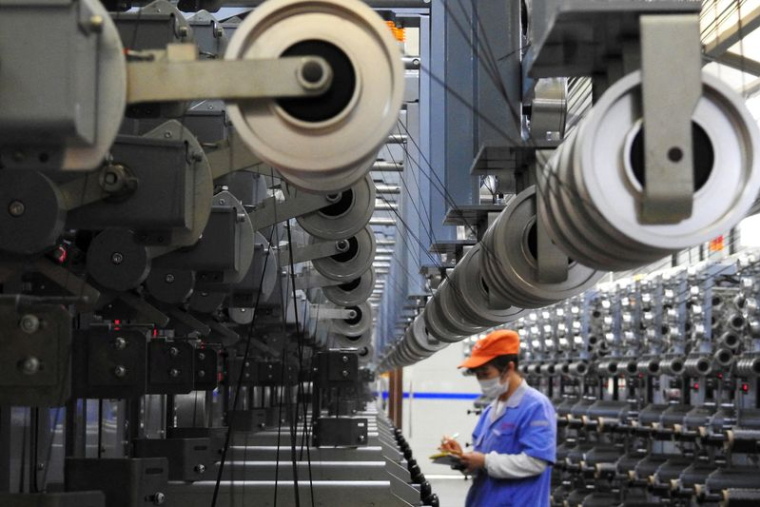 Photo d'archives d'un employé à Lianyungang, en Chine