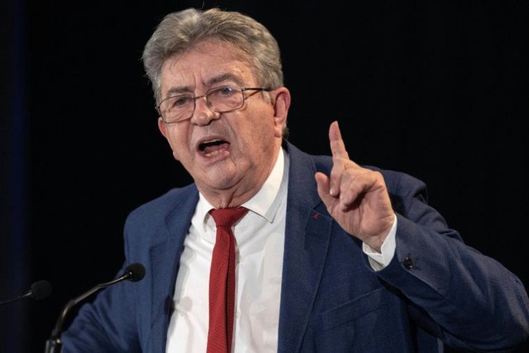 jean-Luc Mélenchon, candidat LFI à la présidentielle, lors d'un meeting à Paimpont, le 14 juillet 2026 en Ille-et-Vilaine ( AFP / Fred TANNEAU )