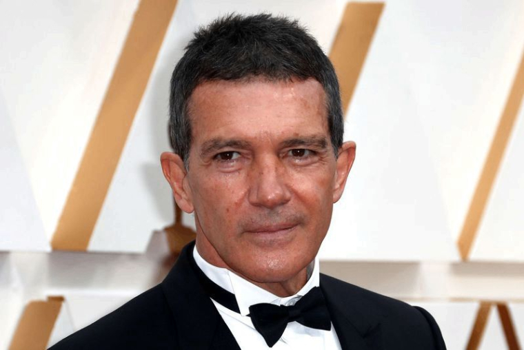 L'ACTEUR ANTONIO BANDERAS POSITIF AU CORONAVIRUS