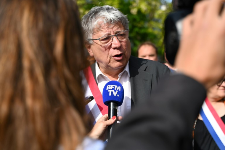 Eric Coquerel, député LFI de Seine-Saint-Denis, s'est joint au rassemblement des salariés d'ArcelorMittal devant le siège du groupe à Saint-Denis, le 13 mai 2025 ( AFP / LEO VIGNAL )