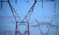 Des lignes électriques à haute tension à Donges