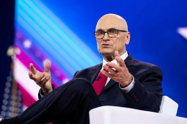 Andrew Puzder, chercheur invité principal à la Heritage Foundation, s'exprime lors de la Conférence d'action politique conservatrice (CPAC) au Gaylord National Convention Center à National Harbor, Maryland