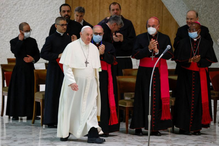 L'EUROPE ENTIÈRE DOIT PARTAGER LA RESPONSABILITÉ DES MIGRANTS, ESTIME LE PAPE