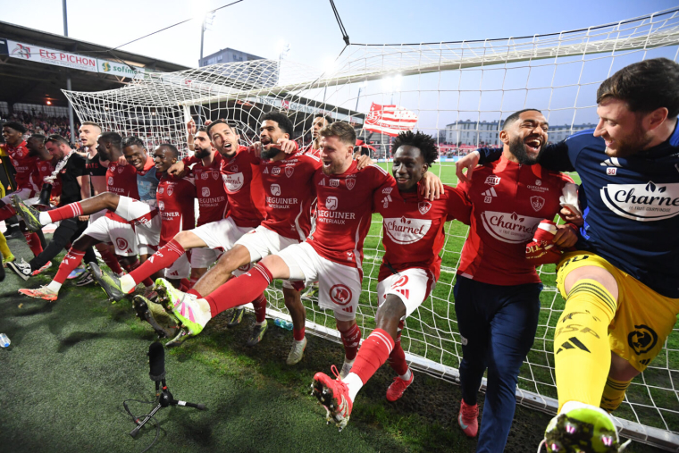 Brest dit au revoir à trois joueurs et en prolonge un