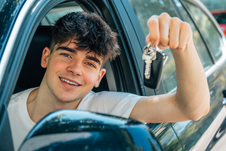 72,6% des 16-24 ans disposent toujours d'une voiture. (crédit: Adobe Stock)